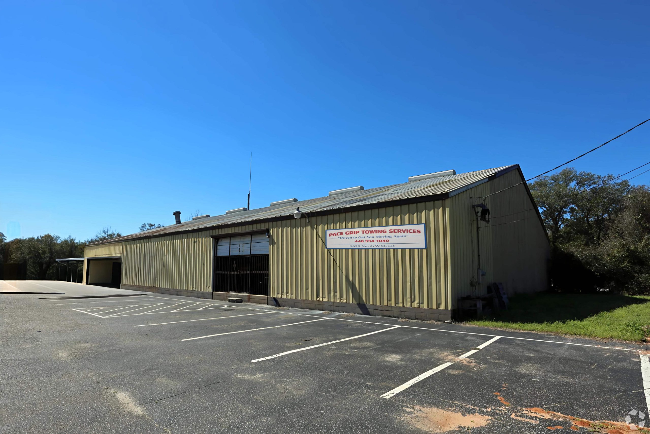 24hours towing company in Pensacola, Florida